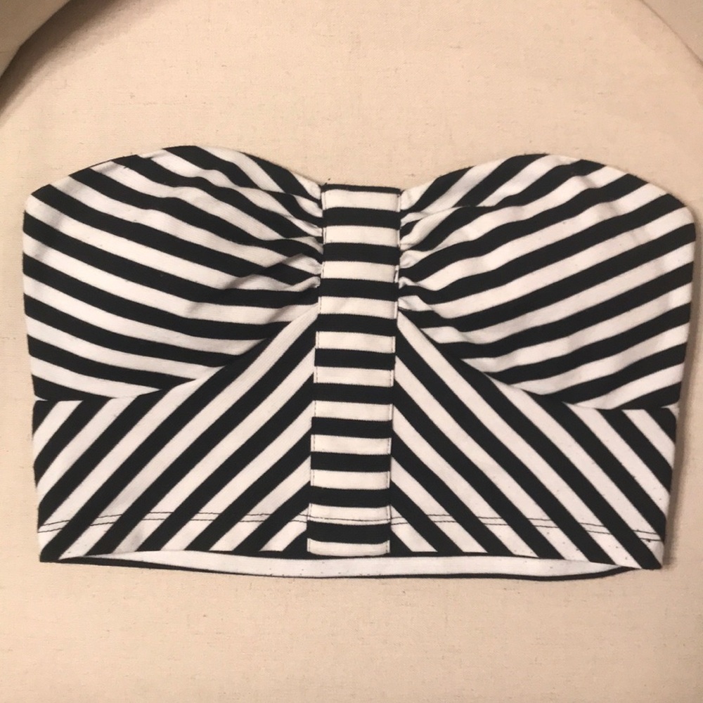 ⭐️ Host Pick ⭐️ Tube crop top 🎀